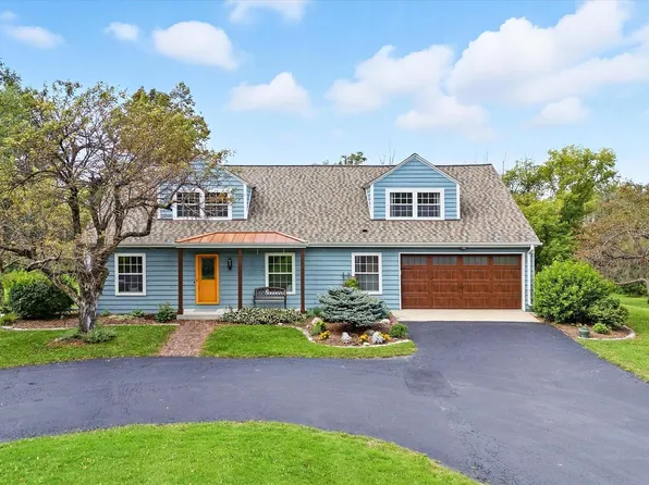 11065 North Pebble LANE, Mequon, WI 53092