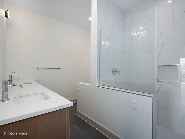 3202 N Racine Ave #205 — Photo 10