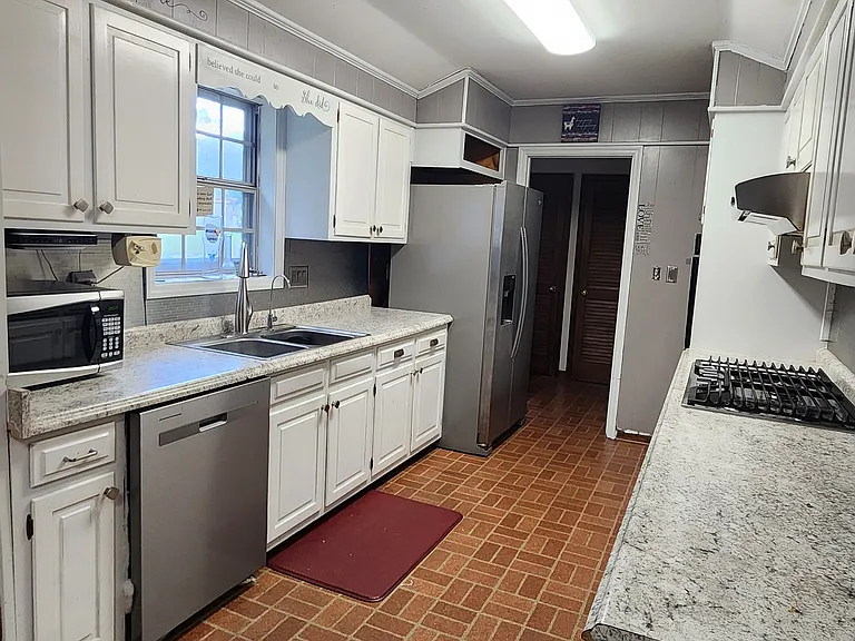 4242 Glenda Dr — Photo 5