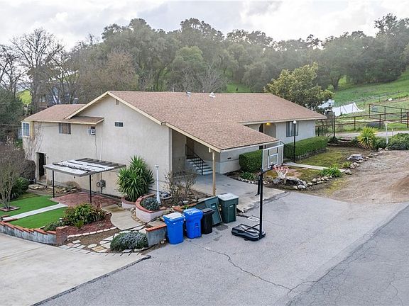 5th image of 323 Crum Rd