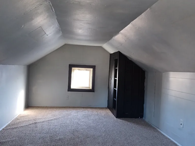 2208 East Ave — Photo 4