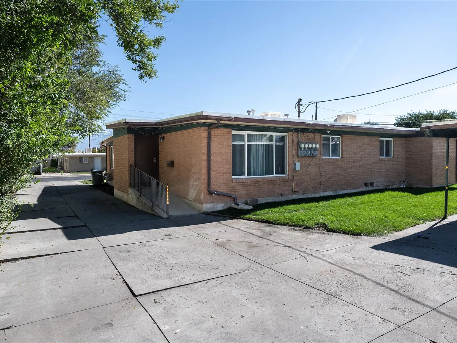 2 bed, 755 sqft, $1,425 — Photo 1
