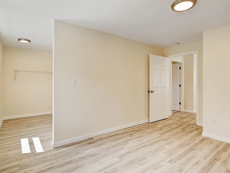 1002 Park St — Photo 4