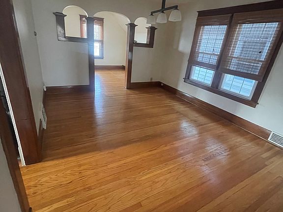 5th image of 55 Nassau Ave