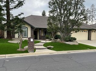 556 W Decatur Ave, Clovis, CA 93611