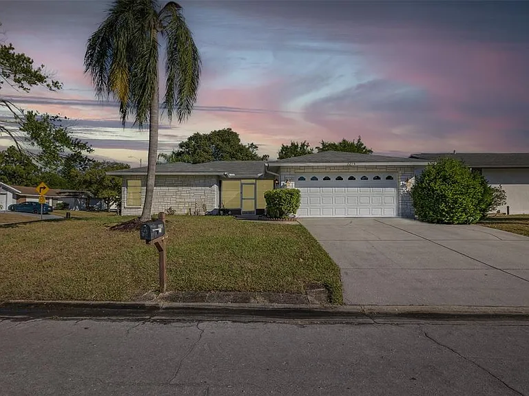 8015 San Fernando Dr — Photo 1