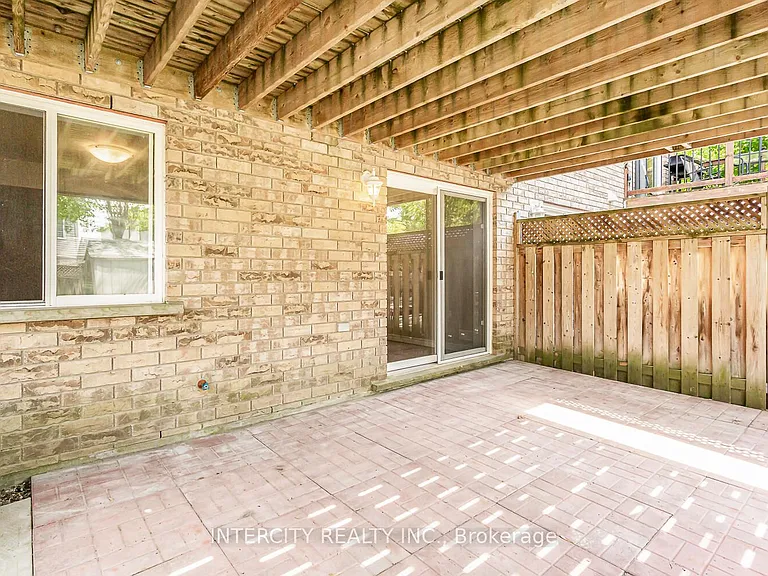 258 McMeeken Dr — Photo 37