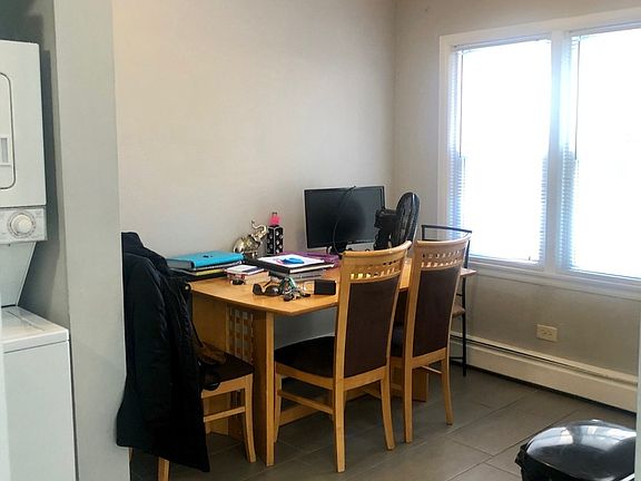 4th image of 3352 W Hutchinson St #2F