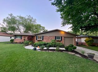6820 John Dr, Richland Hills, TX 76118