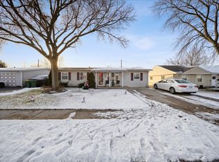 416 Kingston Dr, Romeoville, IL 60446