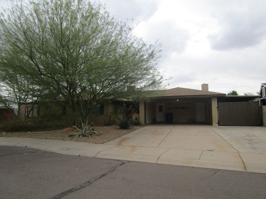 1st image of 2617 E Geneva Dr