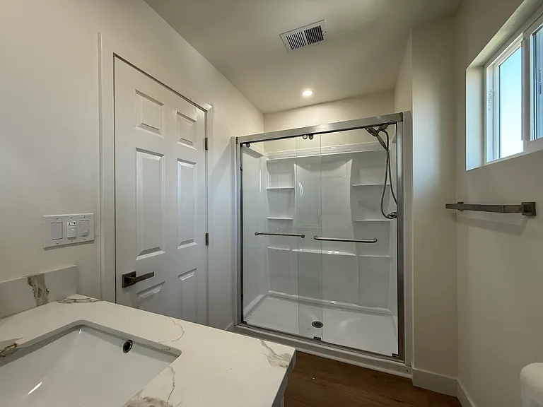 2465 Torrance Blvd — Photo 30