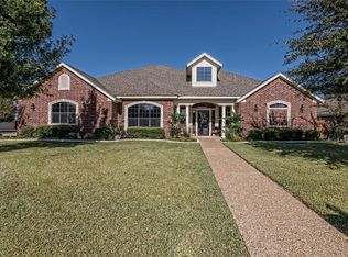 1000 Lands End Cv, Hewitt, TX 76643