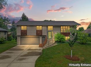 916 Ivanhoe Dr, Northfield, MN 55057