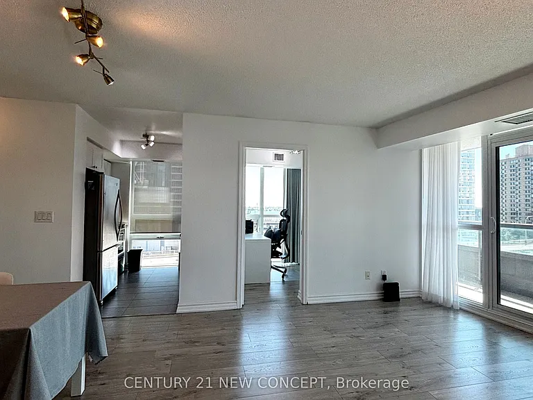 25 Lower Simcoe St #808 — Photo 4