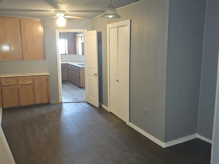 217 North Wilson Avenue - E — Photo 3