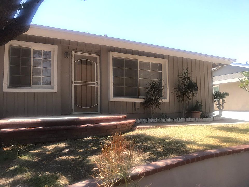 Front of house on Locust