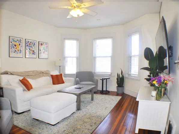 401 K St #3, Boston, MA 02127