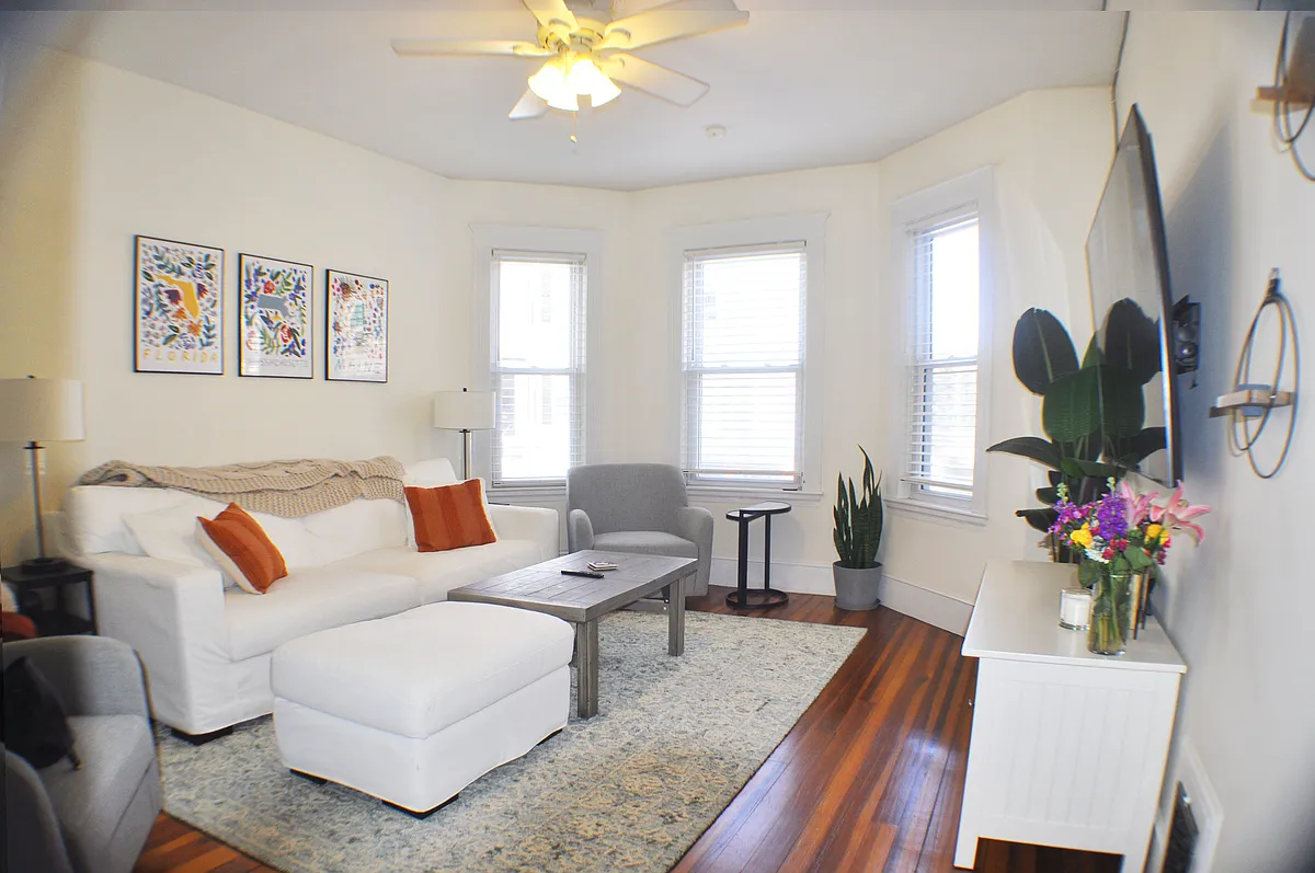 Photo 2 of 17 - 401 K St #1 - South Boston, MA Building Photo - 401 K St #1