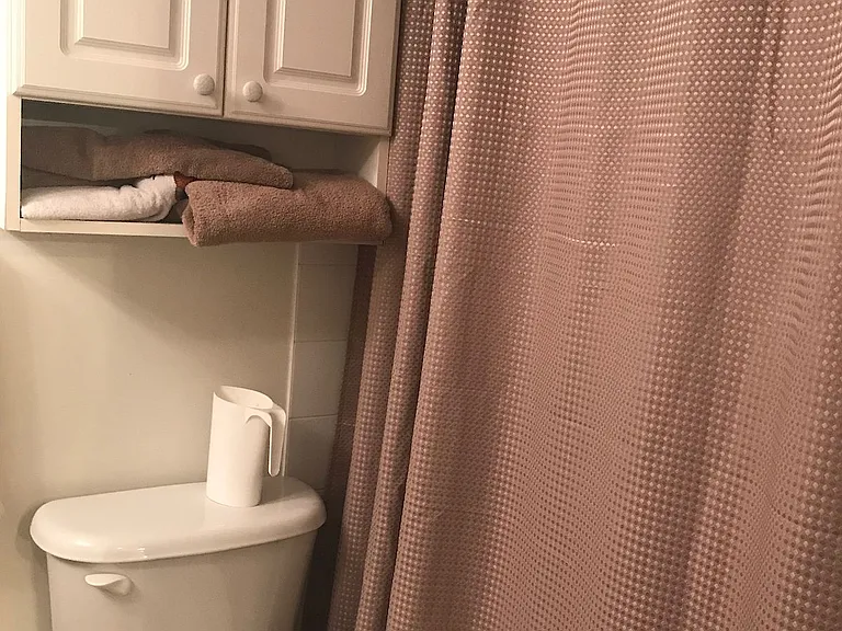 932 1st Ave NW — Photo 42