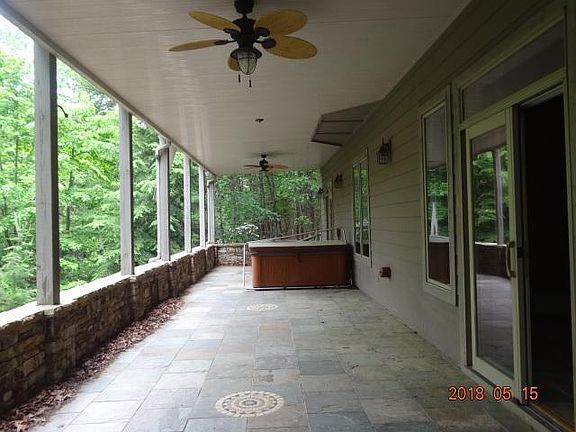 Terrace Level w/ hot tub