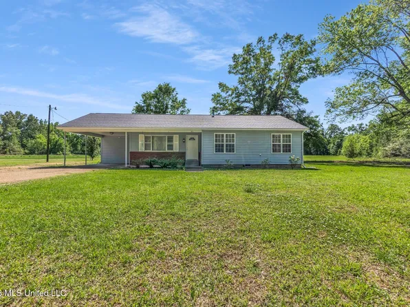 321 Panola Ave, Batesville, MS 38606
