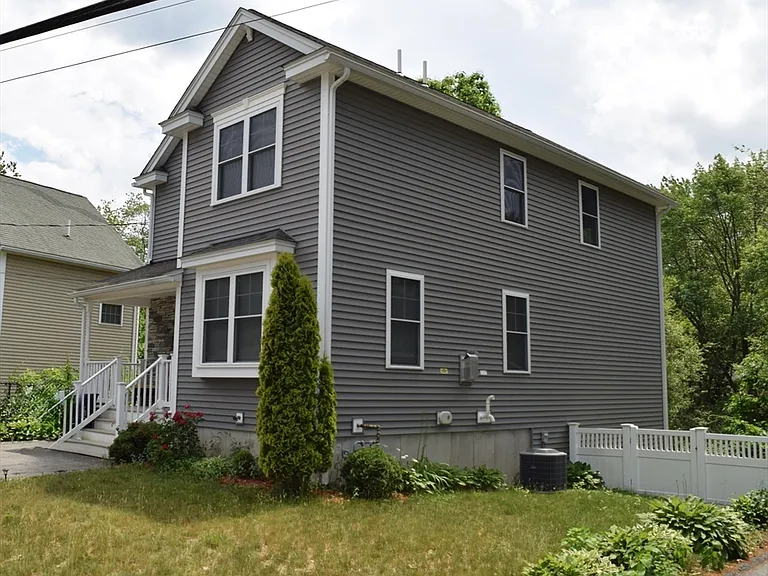 142 Grove Ave — Photo 2