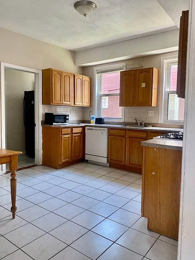 369 Boston Ave — Photo 3