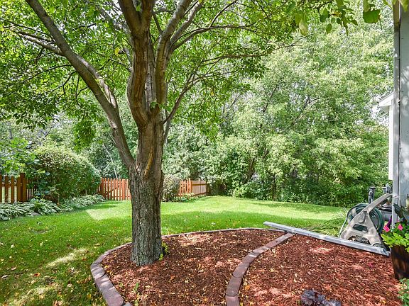5th image of 303 Lady Slipper Ln