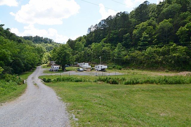 1st image of 124 Hestand Ln