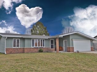 304 Windsor Dr, Ottawa, IL 61350