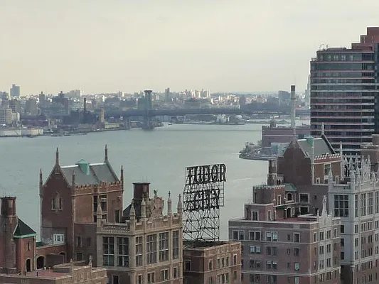 Rented by New York Residence | media 7