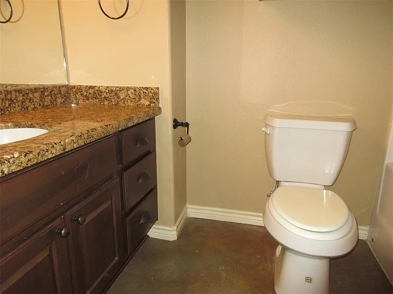 2907 Old Ironsides Dr — Photo 10