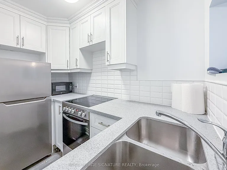 394 Dovercourt Rd #34 — Photo 11