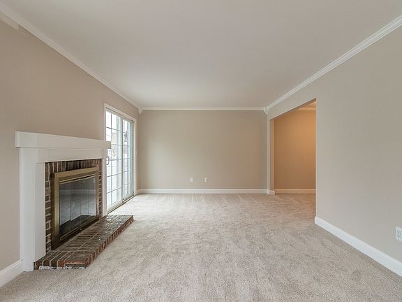5th image of 42127 Roscommon Dr #281