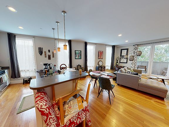3rd image of 168 Hampshire St APT 3A