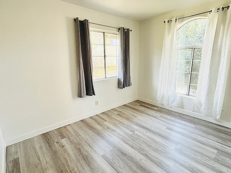 1250 W Linden St #1 — Photo 10