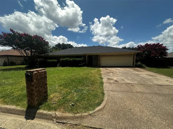 6804 Fair Meadows Dr, North Richland Hills, TX 76182