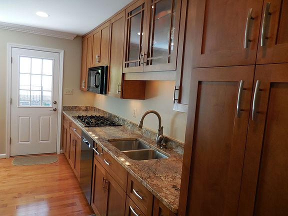 4th image of 9808 Doulton Ct