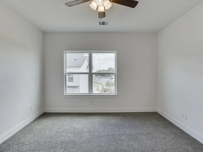 206 Topaz #1502 — Photo 17
