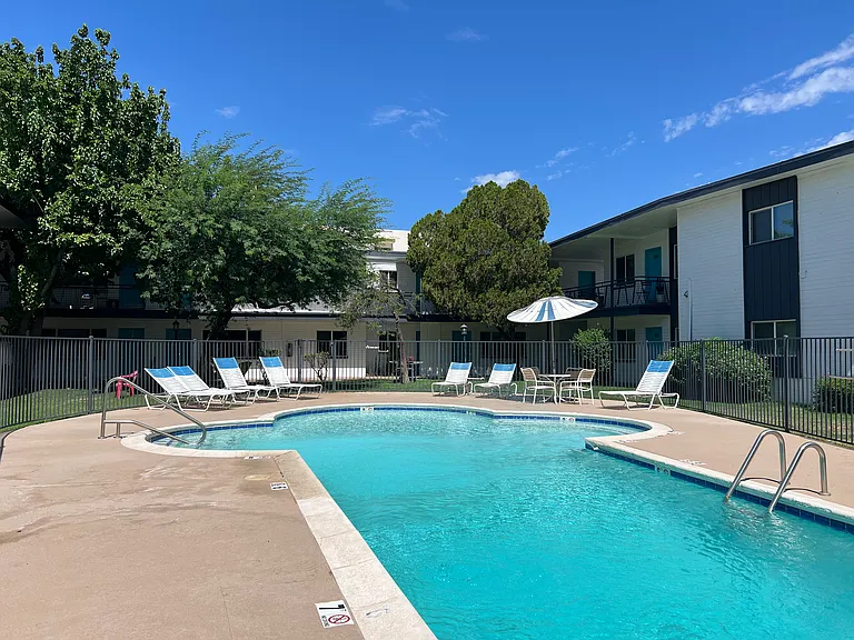 330 W Medlock Dr #107 — Photo 13