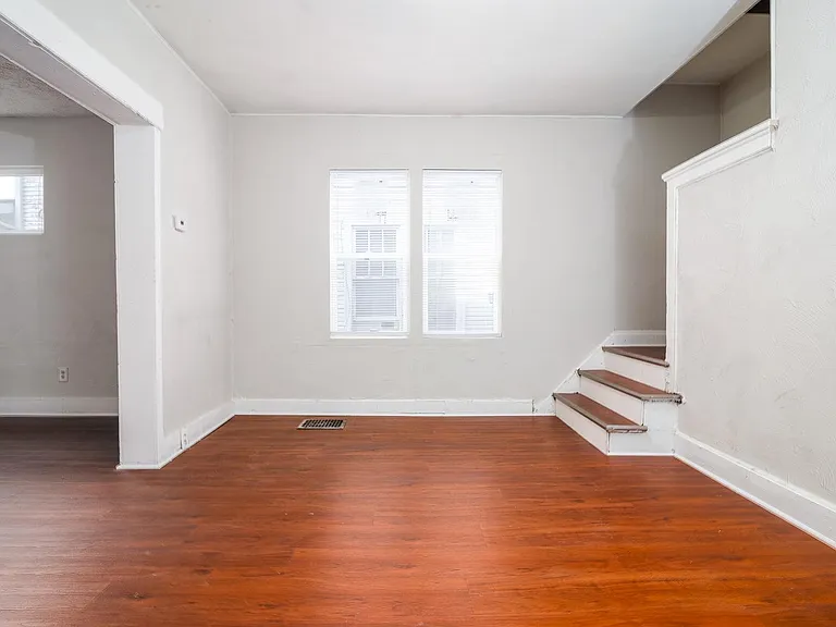 1157 Linwood Ave — Photo 8
