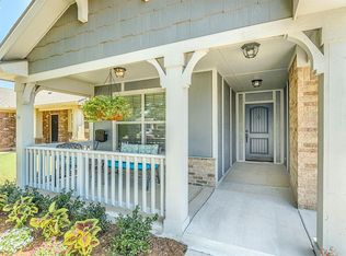 18217 Agua Dr, Edmond, OK 73012
