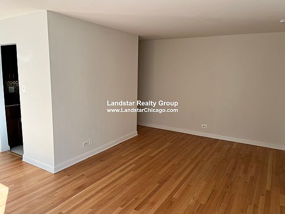 5th image of 3710 N Pine Grove Ave APT 511