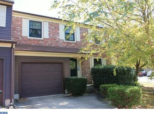 7 Southgate Dr, Mount Laurel, NJ 08054
