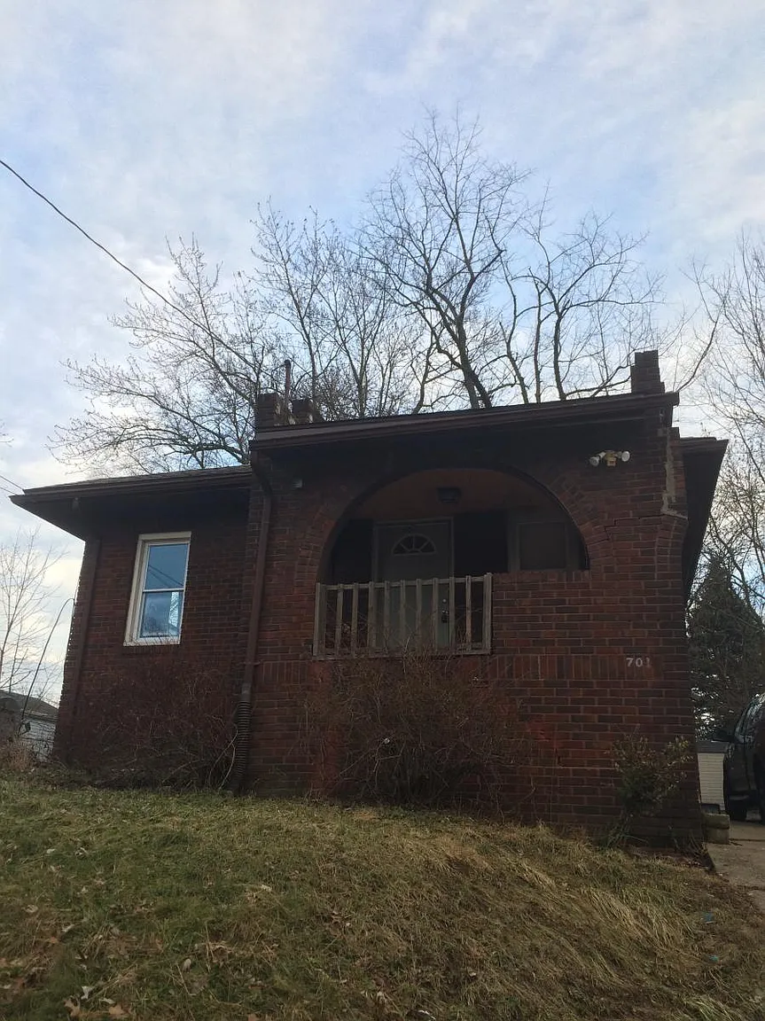701 Eastland Ave photo 1