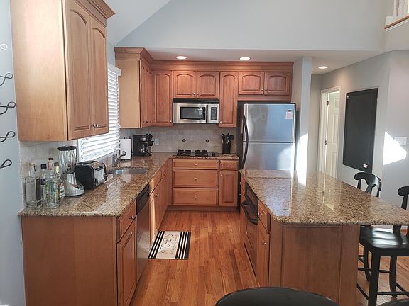 4th image of 305 57th St W #Sea