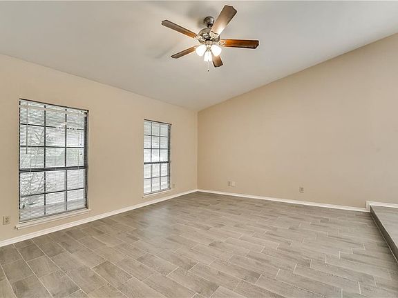 4th image of 2207 Pennington Dr