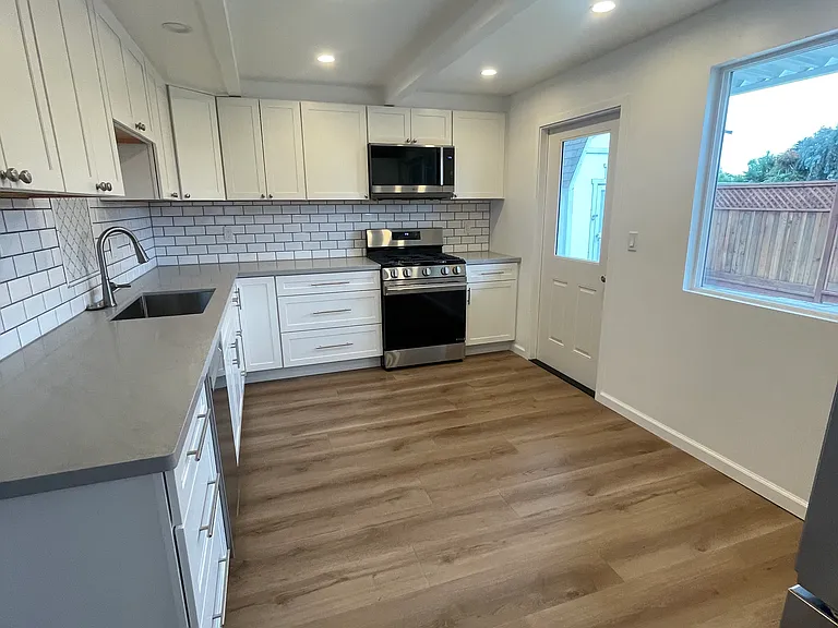 223 Mar Vista Dr #A — Photo 14