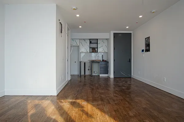 Rented by Lofts and Flats LLC | media 27